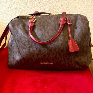 Michael kors barrel bag
